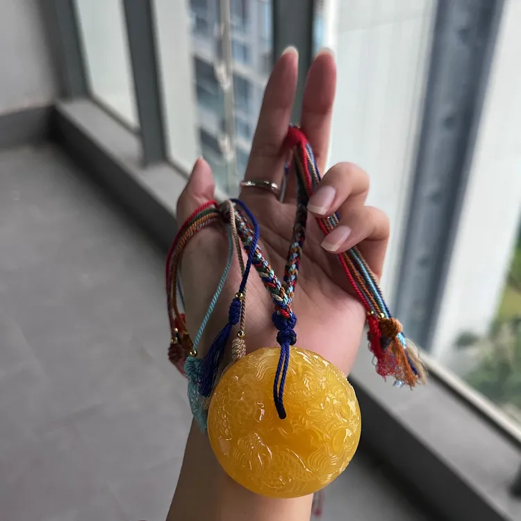 蜜蜡焦皮料龙凤呈祥平安扣吊坠