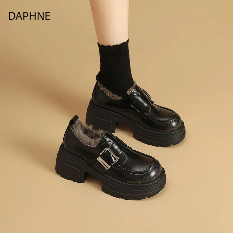 达芙妮2025冬季新款厚底增高保暖加绒舒适毛毛棉拖英伦风乐福鞋女