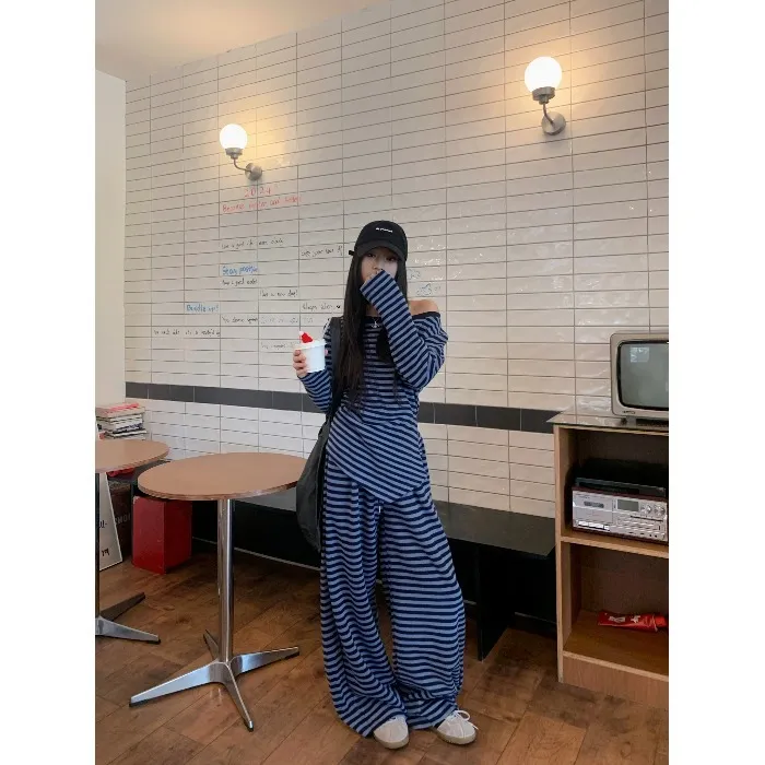 时尚套装斜肩气质长袖T恤女秋季设计感撞色条纹休闲长裤两件套装