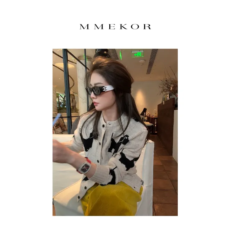 MMEKOR“狗狗毛衣”2025新款秋款活力常青藤韩系上衣 30810