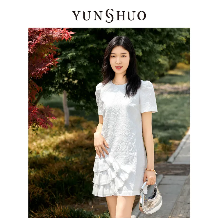 允硕夏季新品女装时尚泡泡袖短款简约气质复古提花连衣裙 566368