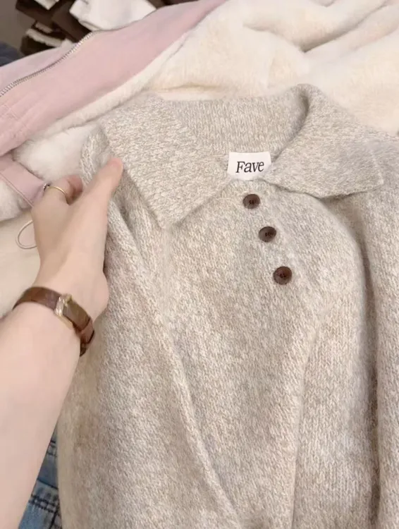 七言家轻奢保暖！#雪花纱三粒扣翻领绒感加厚毛衣@