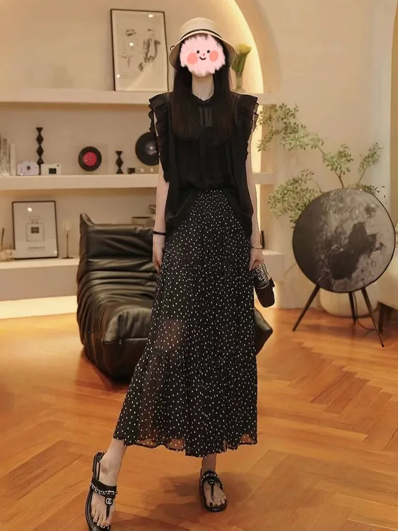 气质轻熟风套装女2025夏新款时尚飞飞袖上衣显瘦波点半身裙两件套