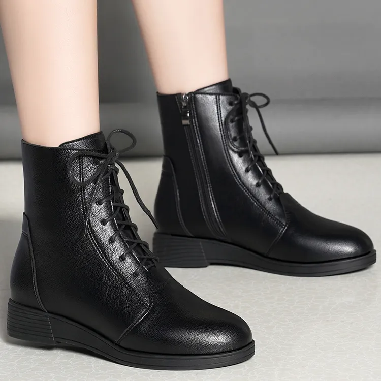 米兰【设计师】驭瑛☆跟高3CM/2025新款秋冬加绒妈妈棉鞋真皮短靴女