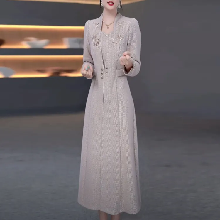 雪花绒洋气衣服女2025秋冬季新款显瘦长袖假两件加厚打底连衣裙子
