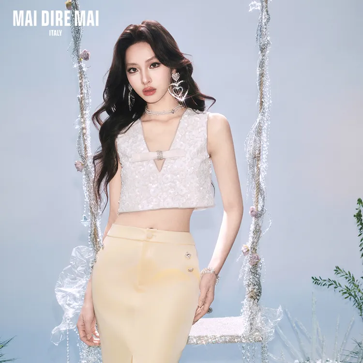 MAI DIRE MAI花朵亮片蝴蝶结v领上衣高腰开叉半身裙女夏时尚套装