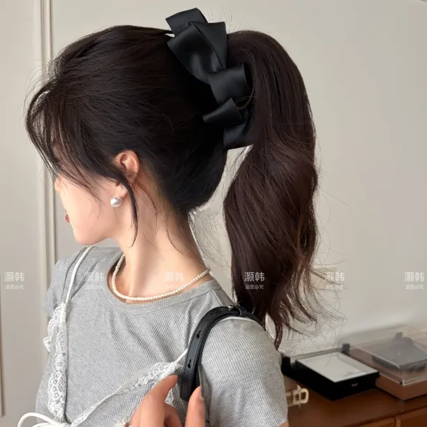 粉色洋装~韩国设计款多层缎面蝴蝶结香蕉夹甜美后脑勺高马尾夹