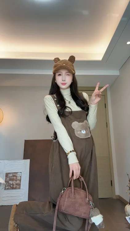 孕妇背带裤套装秋冬新款网红时尚新款百搭外穿显瘦背带裤套装