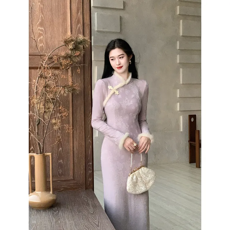 凌茜恣禾【粉雪梦】国风新中式粉毛条提花长袖连衣裙复古改良旗袍裙