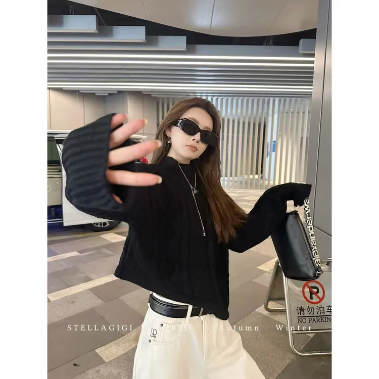 SG / 杨依姗 AW不规则斜边下摆麻花纹立领套头毛衣MY-20252316