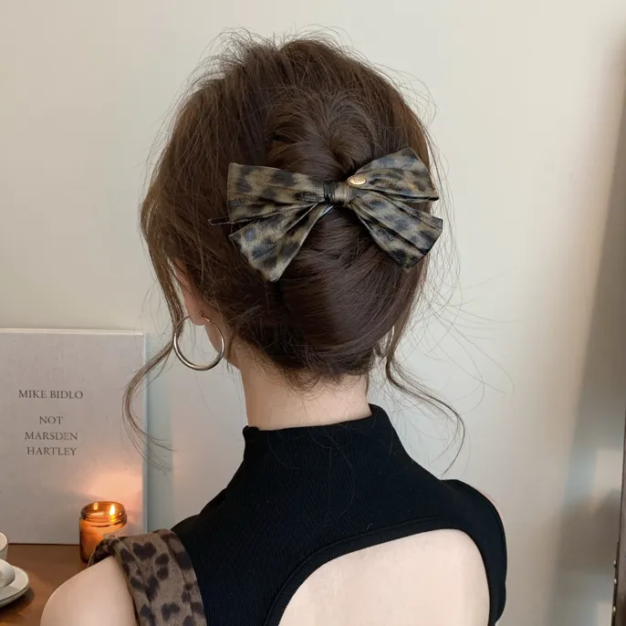 豹纹Lady～复古时髦豹纹蝴蝶结皮质扭扭夹后脑勺饱满一字抓夹女