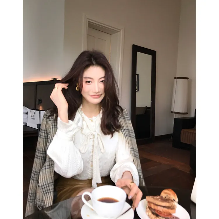 【ALONE SAVOR】龍喜儿蝶花恋 秋季小香风蕾丝边小衫衬衫J250