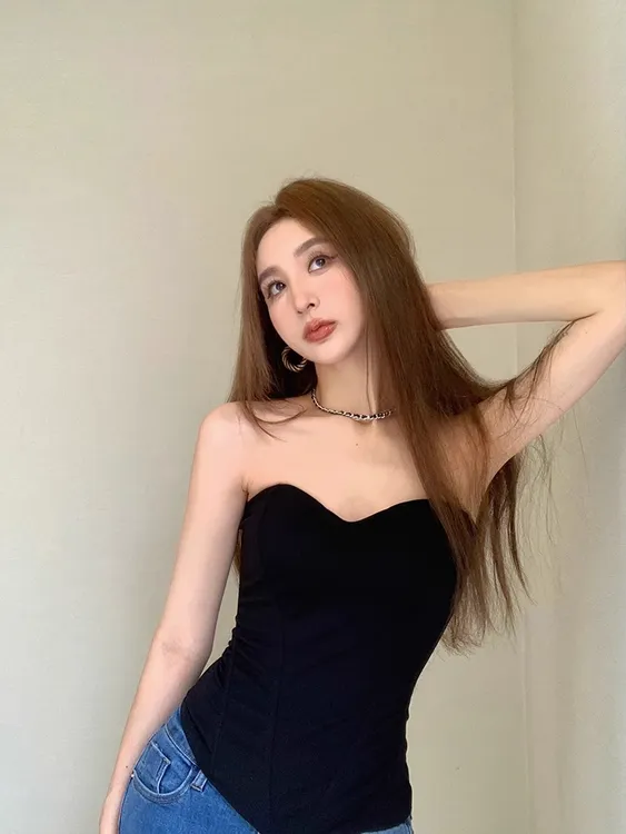 辣妹性感鱼骨抹胸背心女夏季黑色气质裹胸无肩带短款内搭上衣外穿