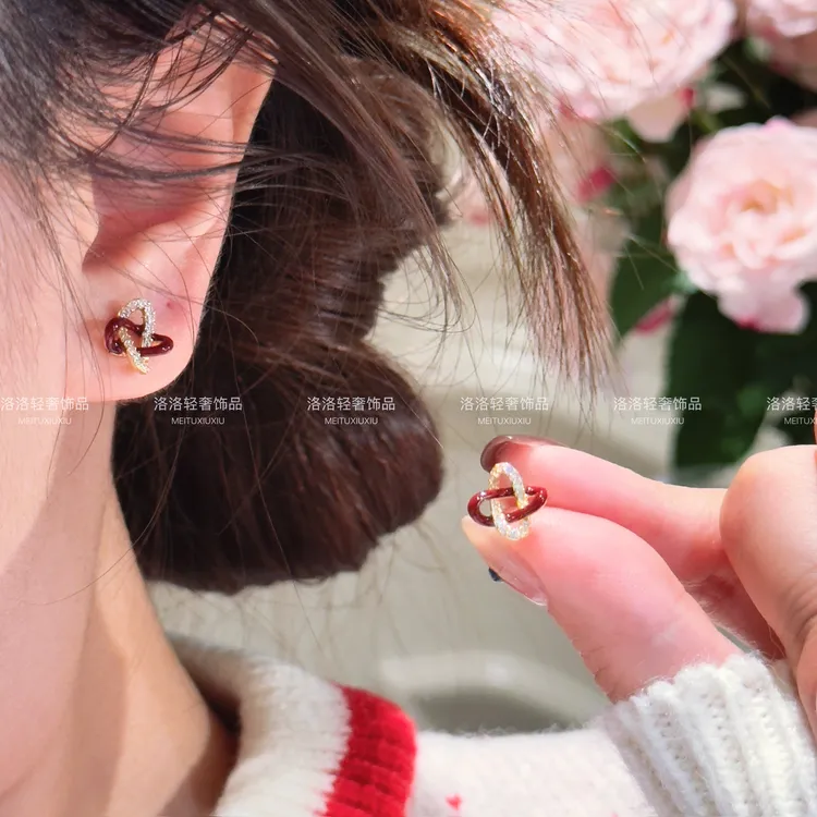 铜合金耳饰 【狂欢季好物】如意结耳钉安哥拉红色简约轻奢百搭3075