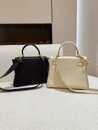 景羽同款纯色女士单肩锁扣斜挎包真皮百搭轻奢时尚包包