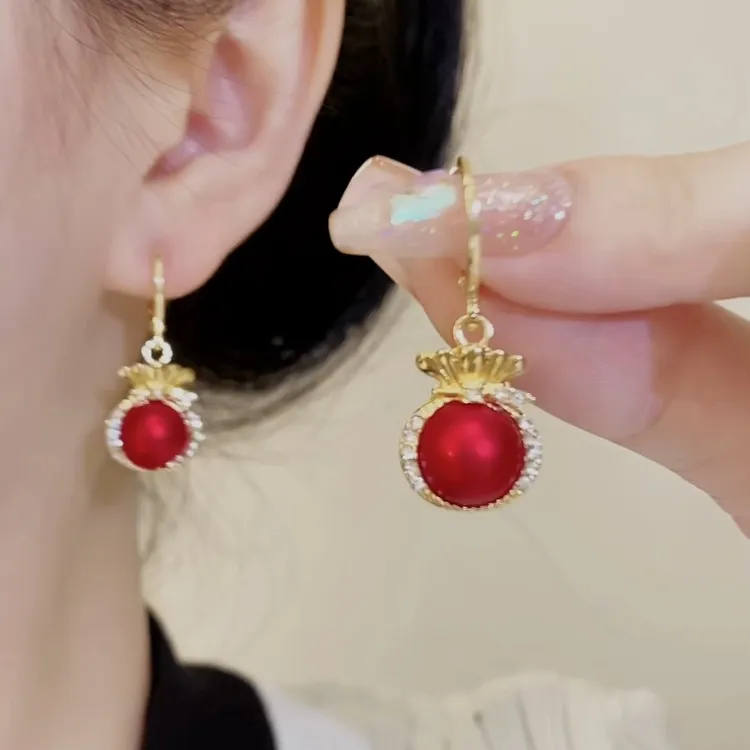 锌合金亚克力耳饰 新年新款小众设计感红色福气钱袋耳环时尚气质