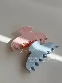 ins博主的同款奶油蓝色条纹醋酸醋酸大抓手高端鲨鱼夹发配件后脑