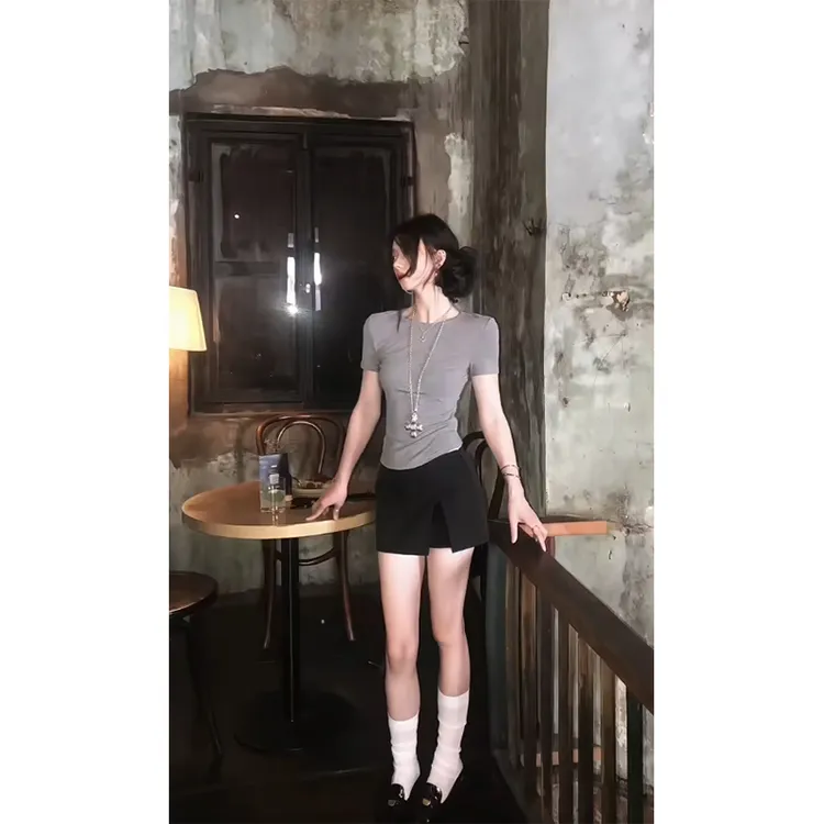 灰色圆领蕾丝拼接短袖正肩T恤女2025夏季新款设计感高腰显瘦裙裤