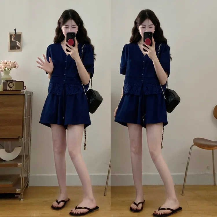 大码深蓝色复古牛仔套装女2025夏新款蕾丝拼接V领上衣短裤两件套