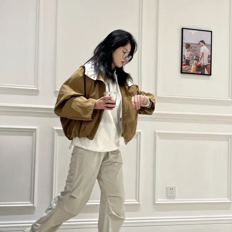 【时尚美学】港式复古连帽外套