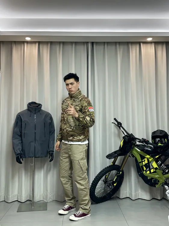 【TUG】户外硬核秋季战术夹克可收纳帽硬汉风型男防泼水软壳冲锋衣