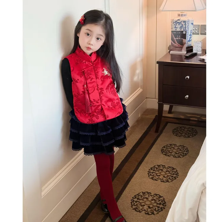 小思家2025冬季新款新中式国风马甲蛋糕短裙女童新年拜年服套装