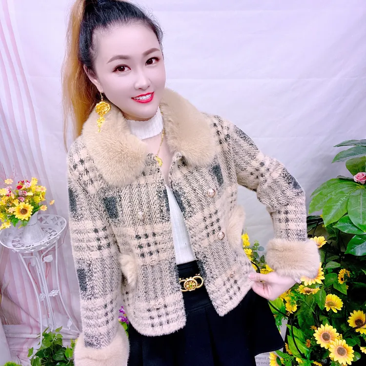 短款加厚格子防水貂绒外套秋冬装女士上衣