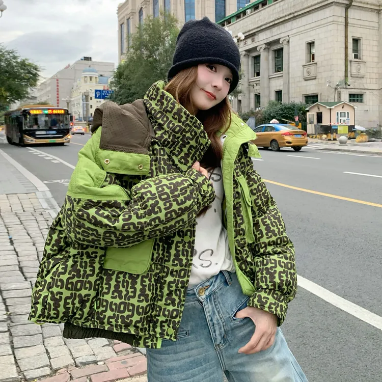 设计感撞色工装短款羽绒服女2025冬季新款个性百搭保暖90绒面包服