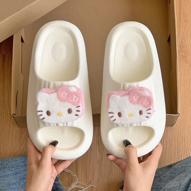 毛绒可爱kt猫拖鞋女夏季25年新款外穿软底居家防滑室内凉拖鞋