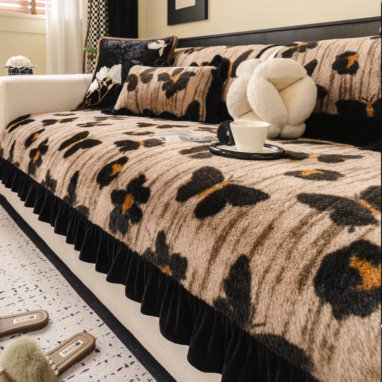 洱峰高级感裙边沙发垫冬2025新款法式中古风沙发盖布防滑毛绒坐垫