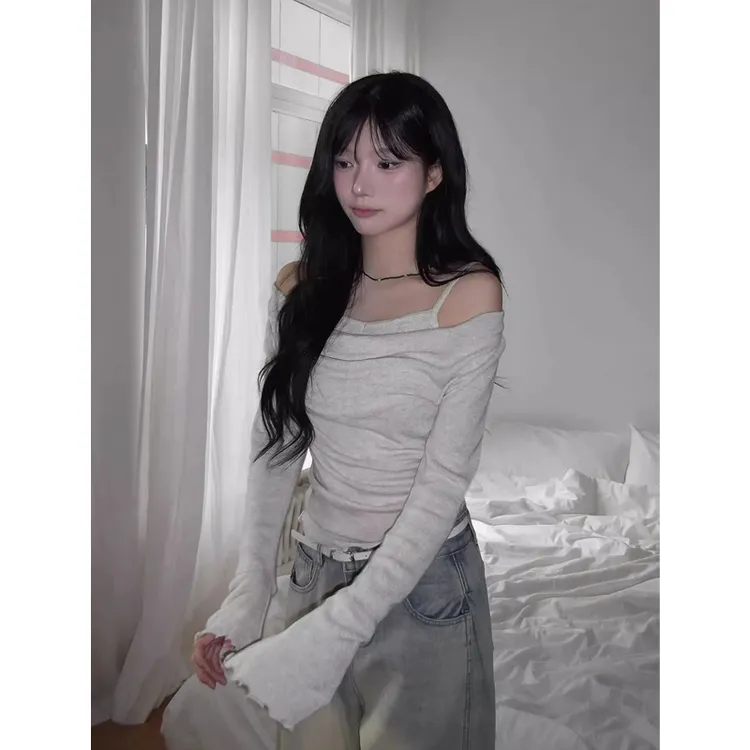 秋冬新款气质荡领露肩一字领吊带上衣假两件百搭纯欲长袖T恤女