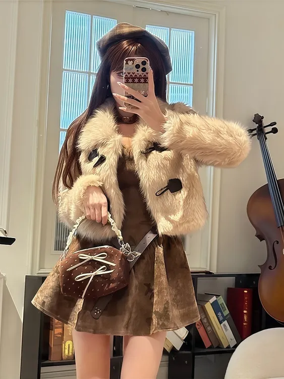 【丝绒蝴蝶】美拉德仿狐狸毛长袖外套女冬季环保皮草上衣连衣裙子