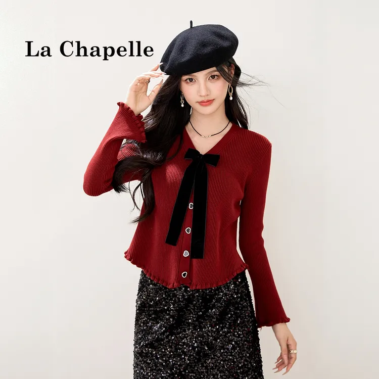 拉夏贝尔法式V领显瘦针织打底衫女秋冬新款蝴蝶结千金风短款毛衣