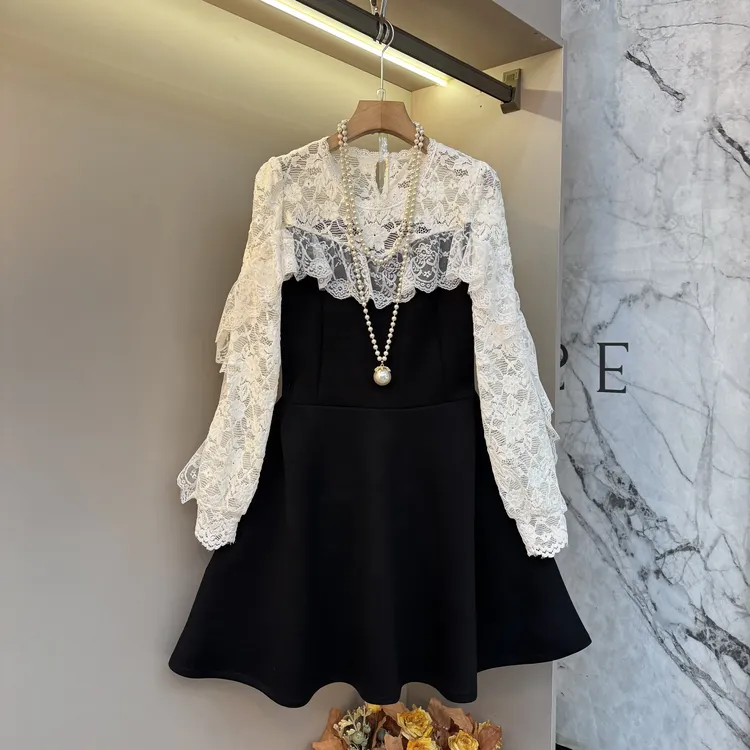 2025胖mm显瘦时尚轻奢法式蕾丝镂空优雅大码显瘦连衣裙6166