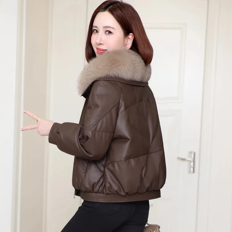 海宁真皮羽绒服女2025新款冬季品牌小个子妈妈绵羊皮外套短款皮衣