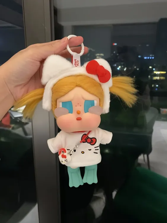 CRYBABY哭娃度假Vacation搪胶毛绒沙滩小憩娃衣裙子项链着替