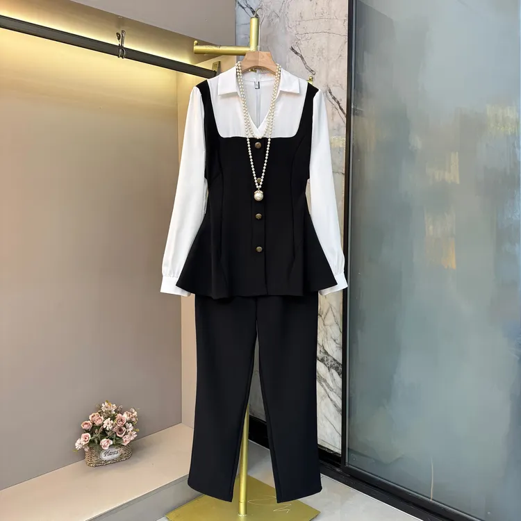 2025秋设计翻领v领设计感气质高级时尚显瘦上衣+裤子两件套