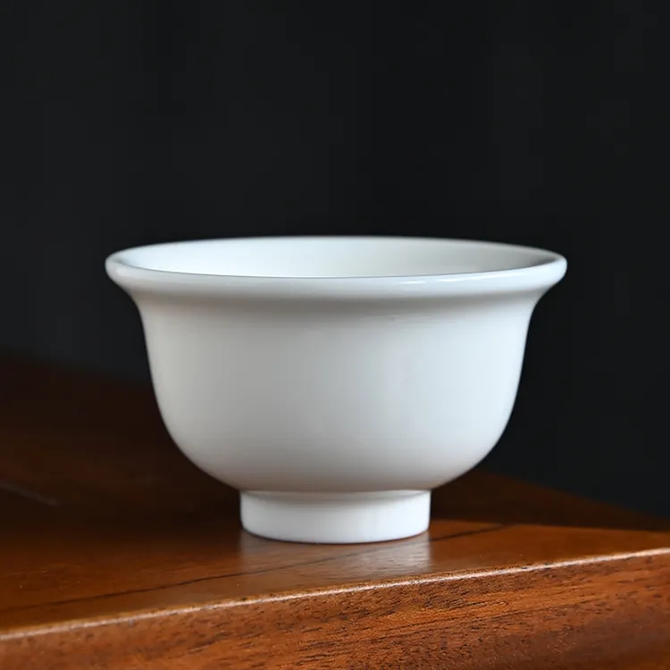 羊脂玉白瓷压手杯茶空间品茗杯陶瓷茶杯主人杯功夫茶具家用喝茶杯
