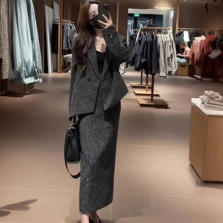 2025秋季大码高级感亮闪闪西装外套女搭高腰显瘦开叉半身裙两件套