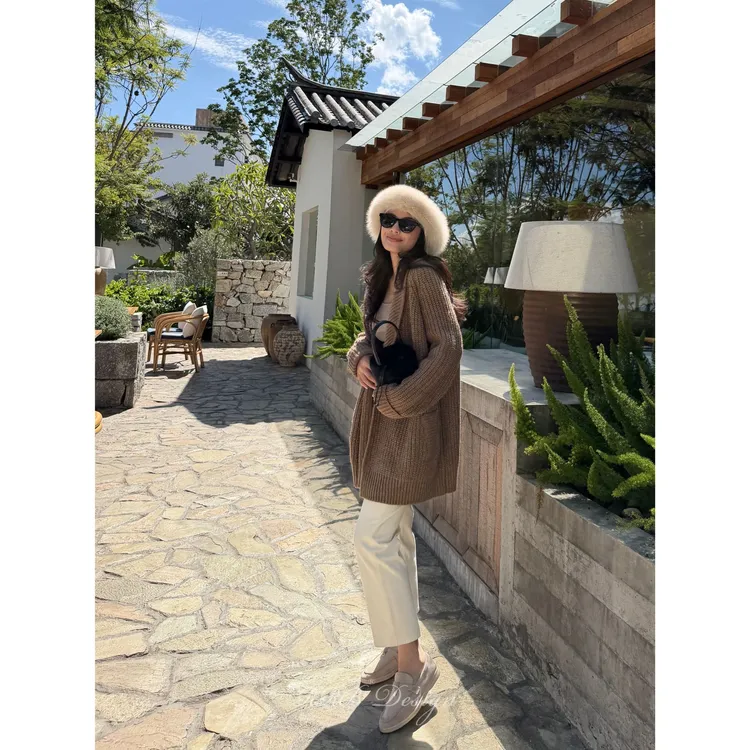 RRB Design 软糯慵懒定制扣点缀设计羊毛混纺肌理开衫外套