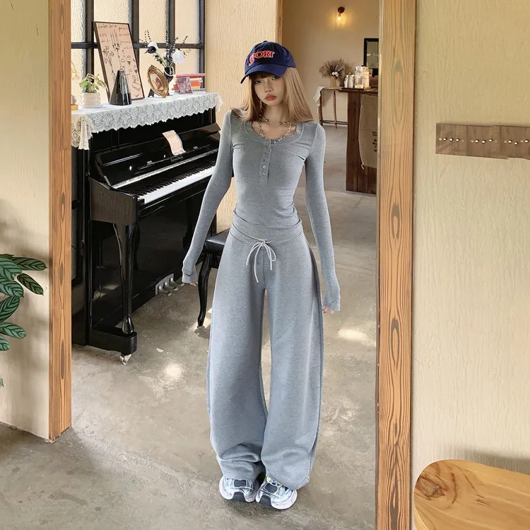 美式复古修身上衣宽松阔腿裤女v腰弯刀裤垂感抽绳秋冬休闲套装