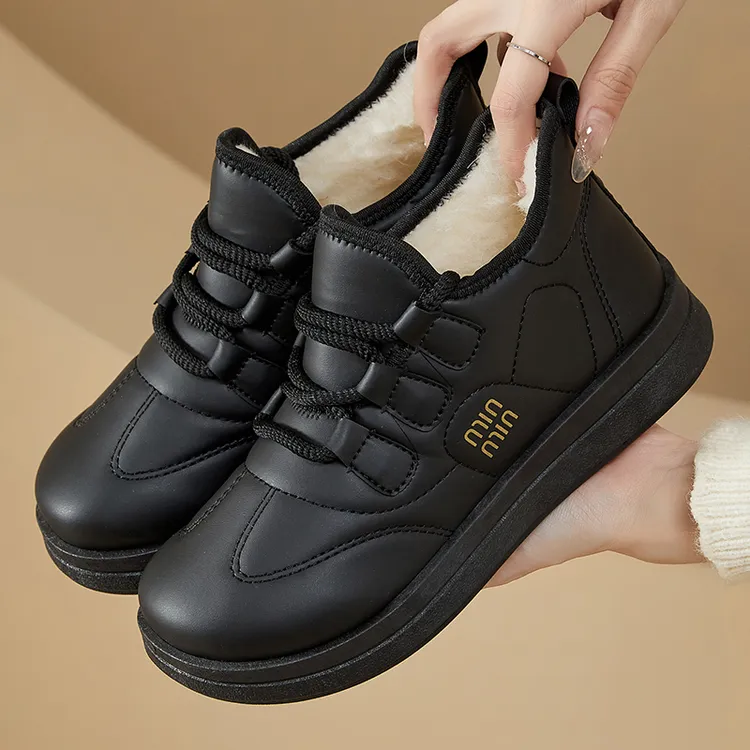 冬季皮毛一体女士雪地靴防滑保暖加绒加厚一脚蹬棉靴防水防寒短靴