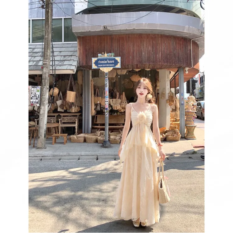 薄雾白茶 温柔蕾丝拼接半身裙+吊带两件套装女甜美少女