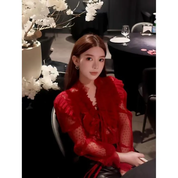 圣诞红轻熟红色衬衫圣诞跨年设计感蕾丝拼接高端小资上衣长袖衬衣