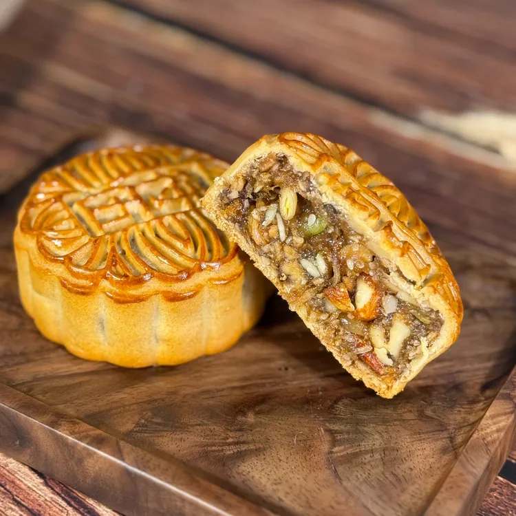 [爆款]广式特级加料五仁月饼广式传统皮薄馅足中秋糕点零食500克