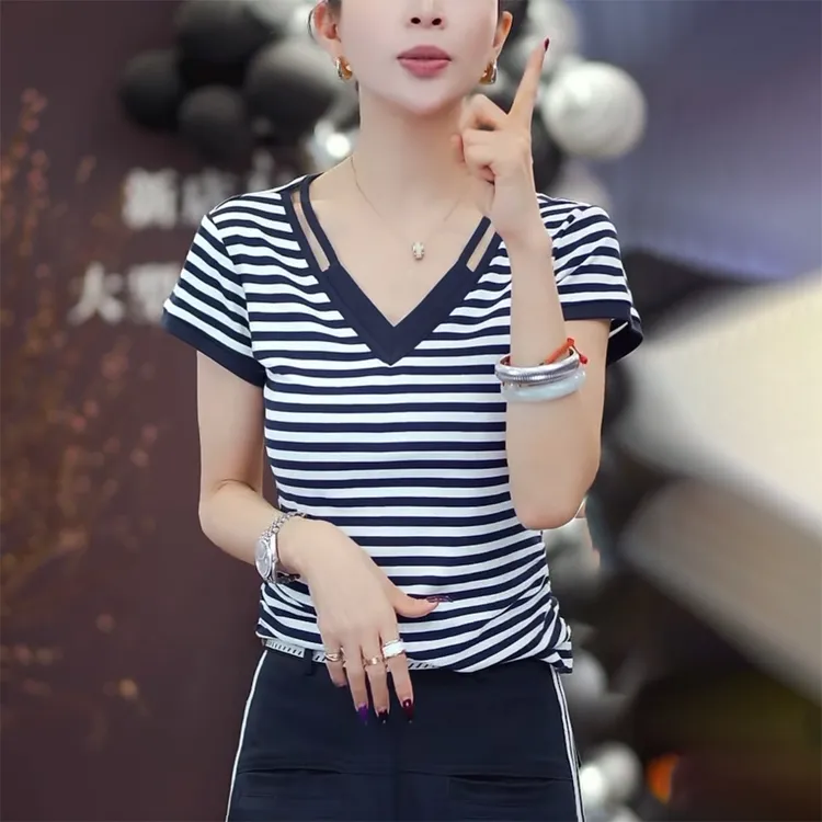 v领时尚休闲条纹短袖t恤女2025夏季新款修身显瘦洋气减龄镂空上衣