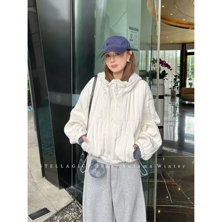 SG / 杨依姗 AW格子拼接袖复古连帽压格外套WT-20252133