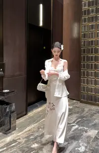 春日部【通勤宝藏】轻奢气质刺绣镂空衬衫长袖法式蕾丝小众上衣0960