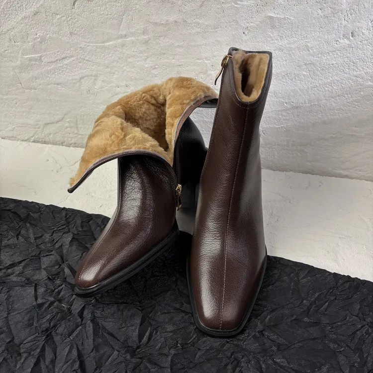 ~老钱风~皮毛一体羊毛靴女冬季高跟短靴2025新款小方头加厚雪地靴