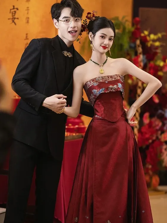 新中式马面裙敬酒服高级感抹胸新娘结婚宴唐装礼服酒红色2025新款